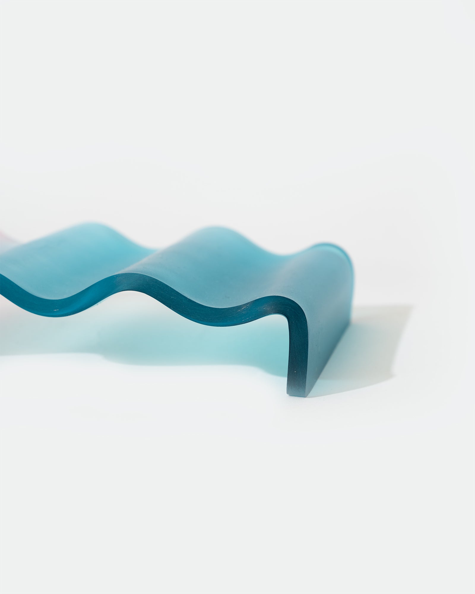 Amabro - Acrylic Wave Tray Blue Pink