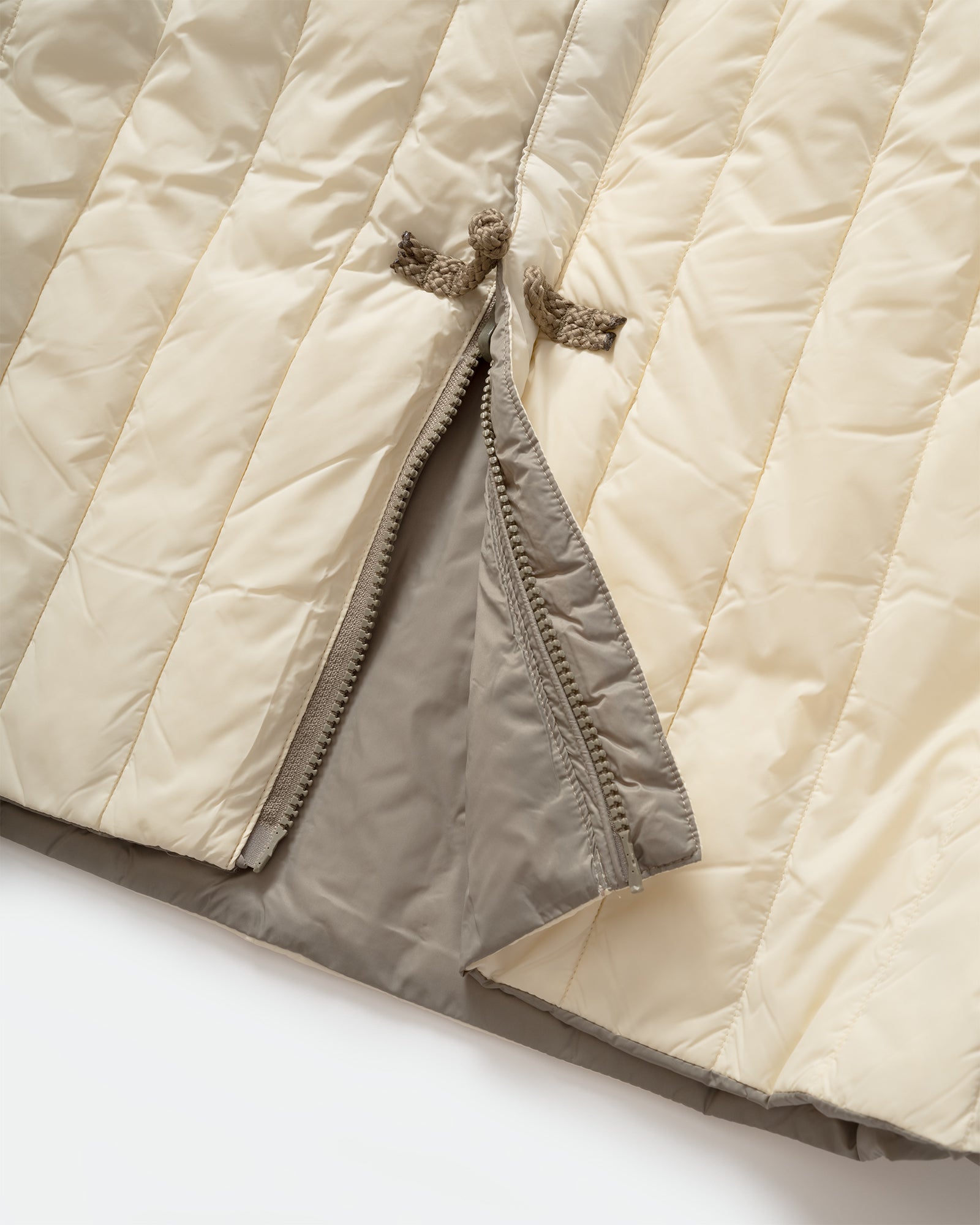 TAION - Reversible China Button Jacket Off White Sage