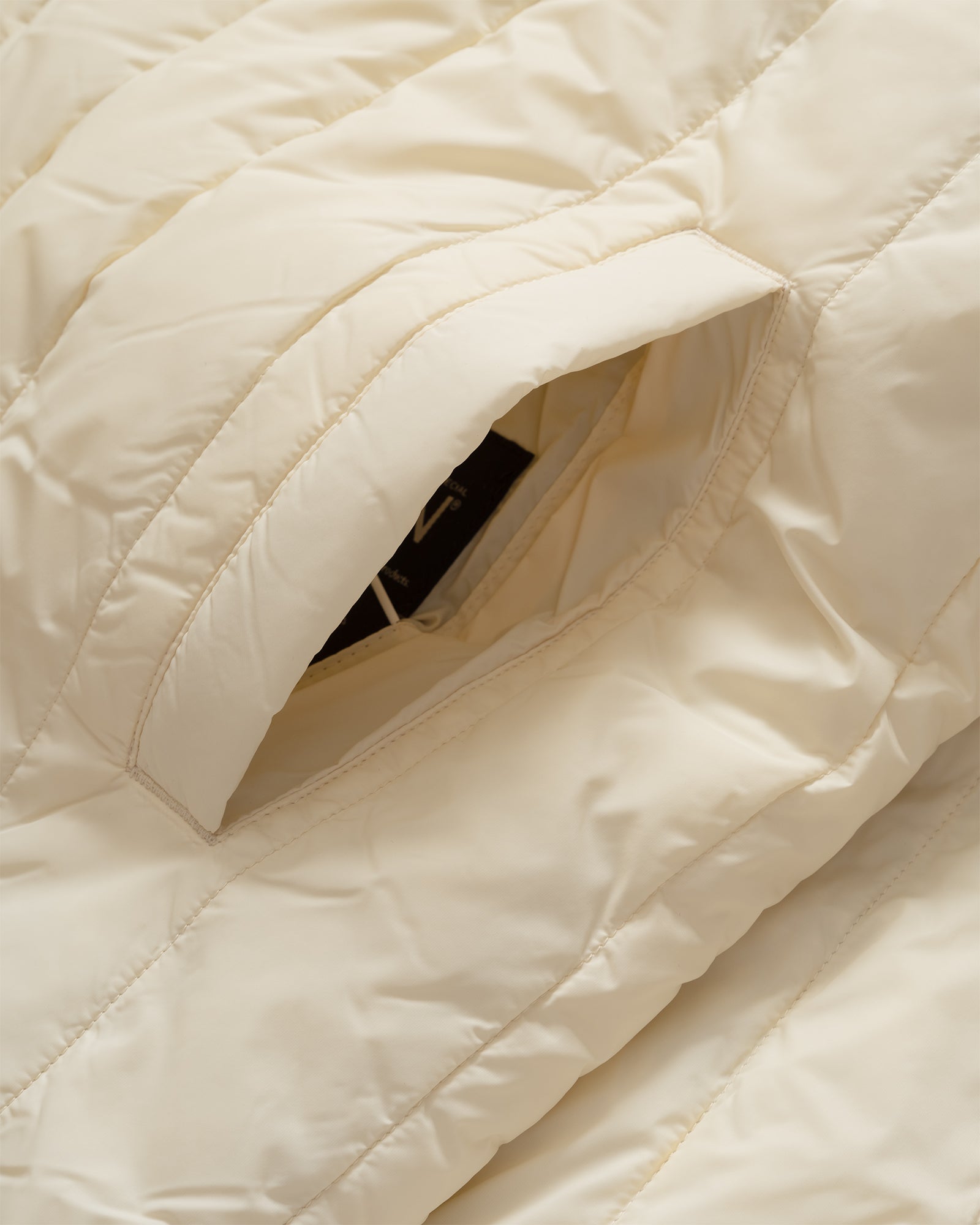 TAION - Reversible China Button Jacket Off White Sage