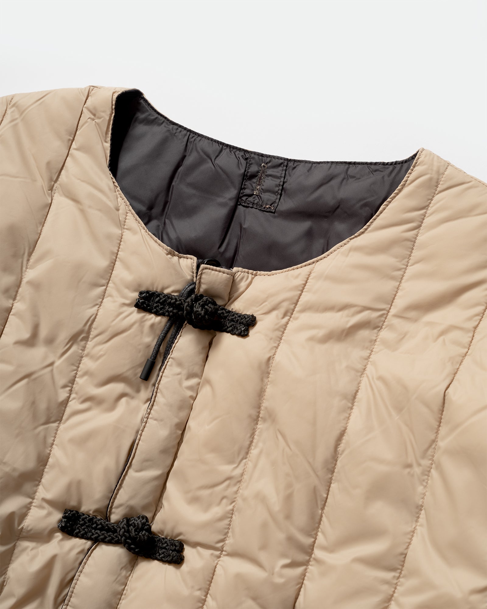 TAION - Reversible China Button Jacket Beige Black