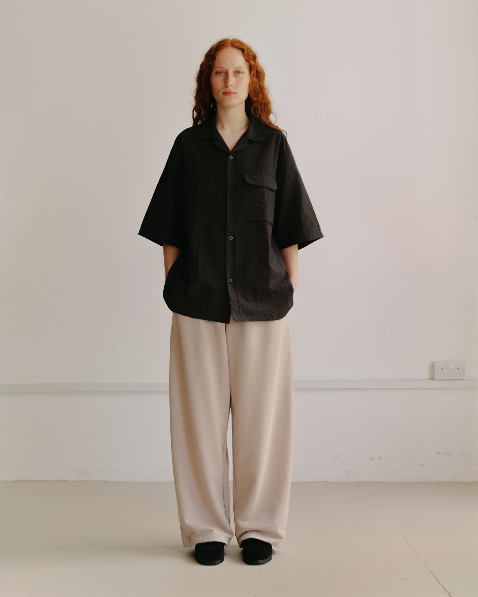 Still by Hand - Pin Tuck Short Sleeve Shirt Charcoal – Pick Store