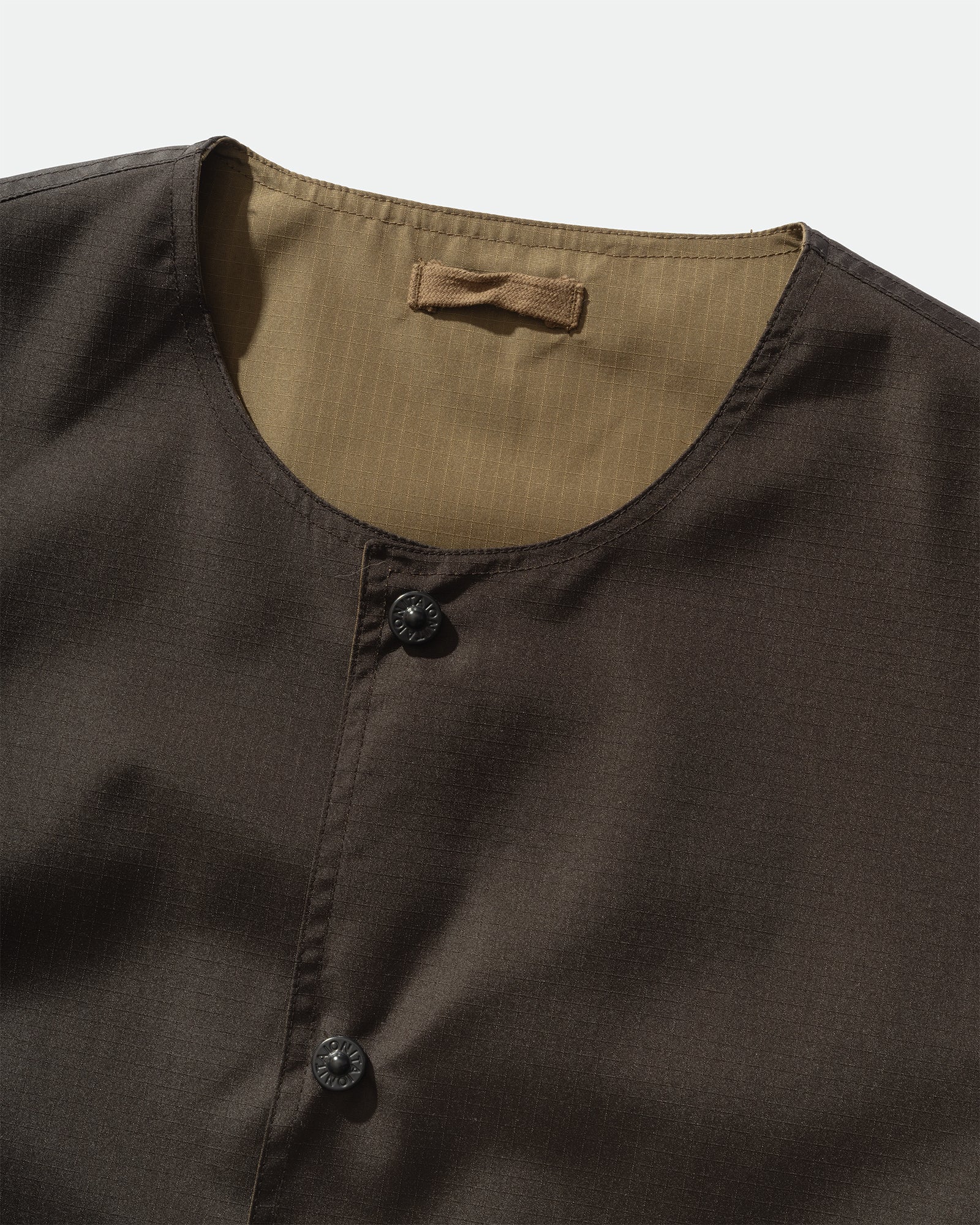 TAION - Military Reversible Crew Neck Vest Black/Khaki